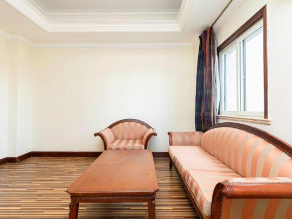 Jinjiang North Bund Yangpu Bridge Branch Hotel 2*