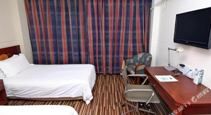 Jinjiang North Bund Yangpu Bridge Branch Hotel