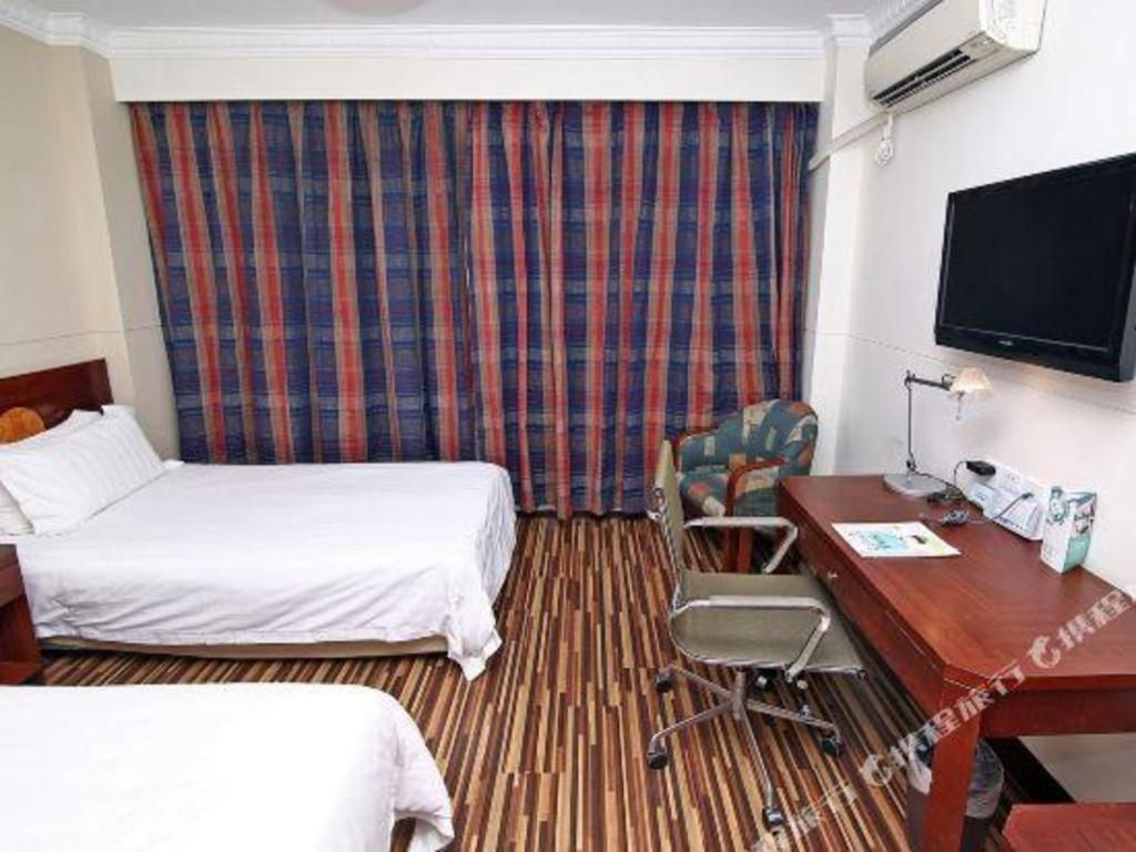 Jinjiang North Bund Yangpu Bridge Branch Hotel 2*